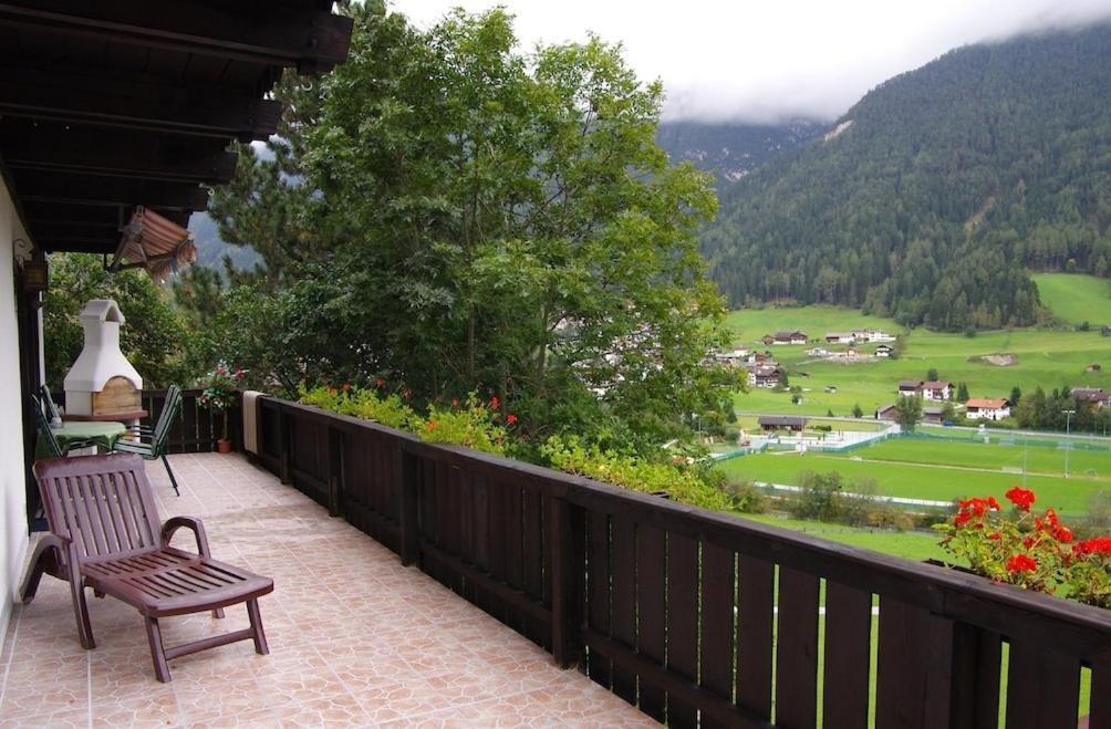 Gasthaus Haus Klara Neustift im Stubaital Exterior foto